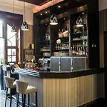 La Reine & Restaurant Spa