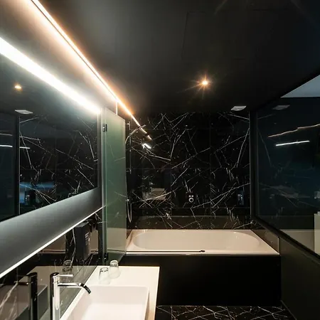 La Reine & Restaurant Hotel Spa