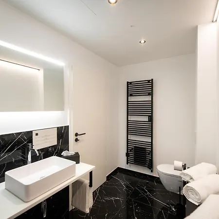 La Reine & Restaurant 4*