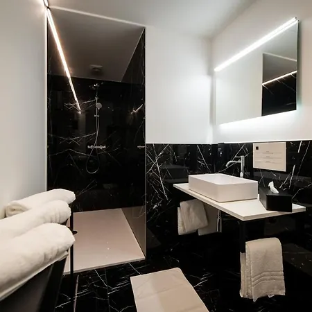 La Reine & Restaurant 4* Spa