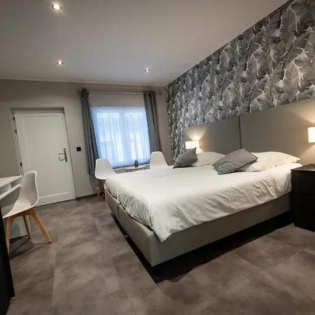 La Reine Hôtel, Centre Hotel