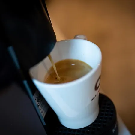 La Reine & Restaurant Hotel 4*