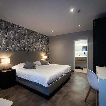 La Reine & Restaurant Hotel