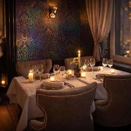 La Reine & Restaurant Hotel 4*