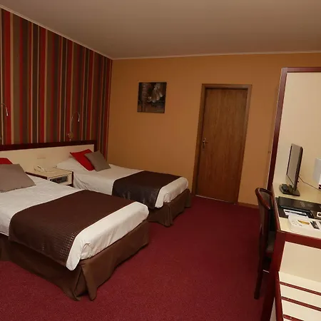 Hotel La Reine & Restaurant 4*