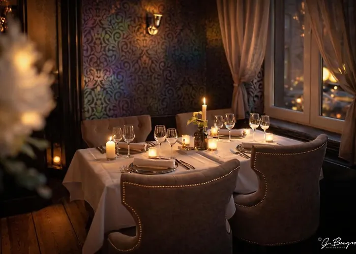 La Reine & Restaurant Hotel 4*